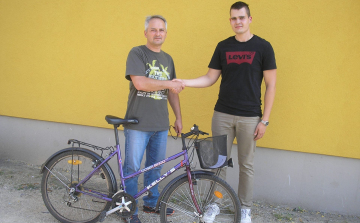 Piacon árulta a lopott kerékpárt