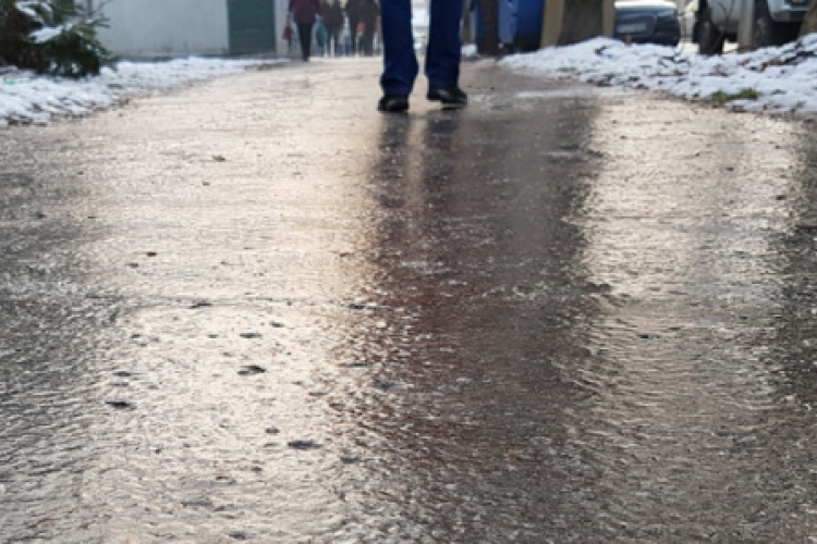 Figyelem! Ónos eső miatt adtak ki figyelmeztetést!