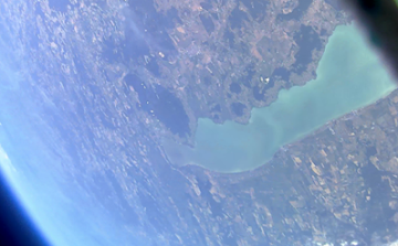 Nem Pápáról indul az Űrbatyu II. a világűr peremére