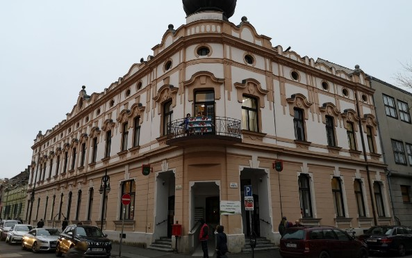 A pápai posta dolgozójával erőszakoskodott, amiért nem érkezett meg a küldeménye