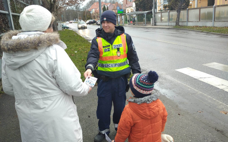 Nagyobb körültekintésre kérik a rendőrök a gyalogosokat