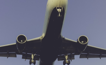 Orosz repülőgép landolt Pápán