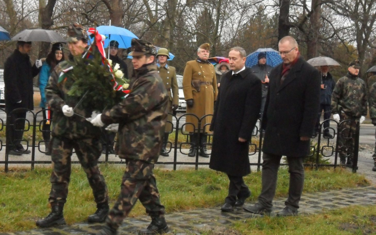 Az utolsó emberig a Donon - A magyar honvédekre emlékeztek