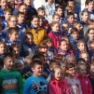 Zene Világnapja - Az Erkel iskolások éneklése a városban