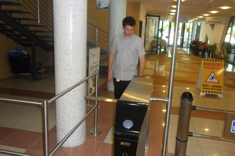 Új beléptető rendszer a Várkertfürdőben