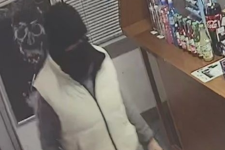 Felfüggesztettel megúszta a dohánybolti késes rabló