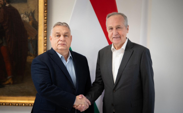 Kontrát Károly nem indul el a választáson