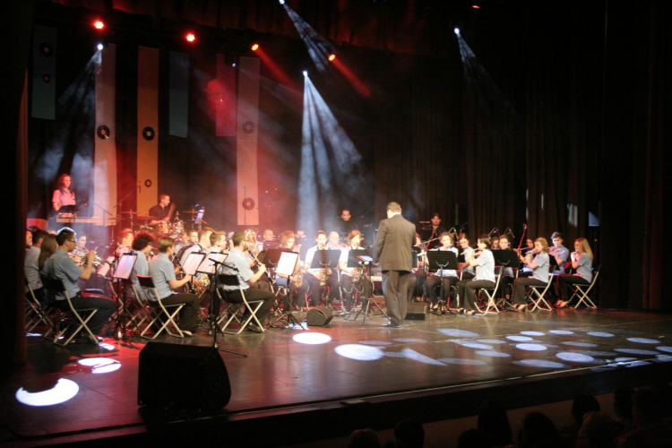 Pápa Város Fúvószenekara - Újévi Fúvós Show