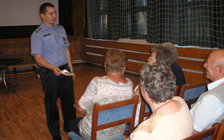 Házhoz ment a rendőrség Mezőlakon