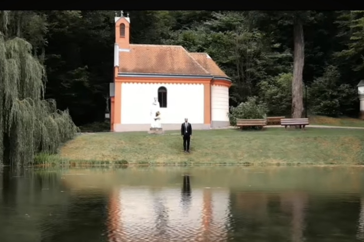 Kijött Ekanem Bálint második saját dala