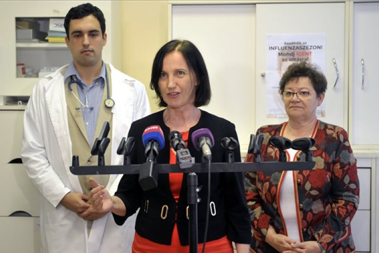 Hamarosan a patikákba kerülnek az influenza elleni oltóanyagok