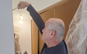 Így glettelt Grőber Attila a Huszár Közösségi Házban