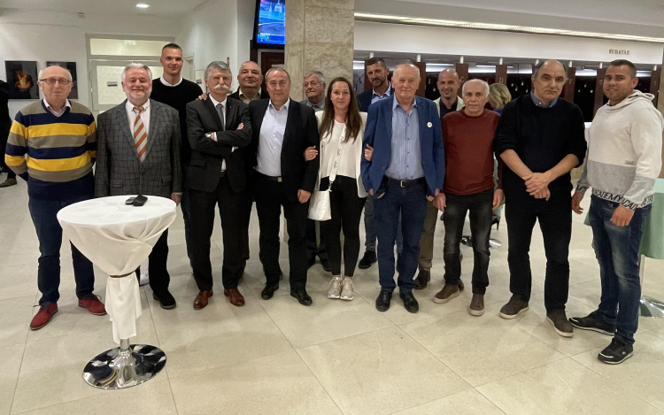 Óriási előnnyel vezet dr. Kovács Zoltán!