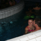 Éjszakai Fürdőzés a pápai Várkertfürdőben