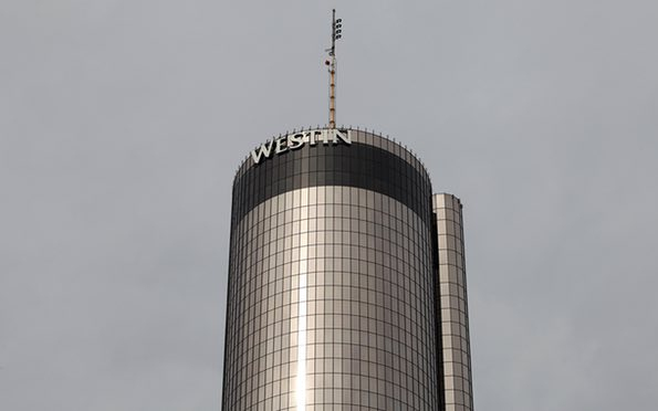 Horrorbaleset: Beszorult a forgó étteremben egy kisfiú feje, belehalt