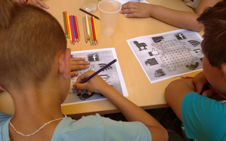 Játszva tanultak a gyerekek a rendőrkapitányságon