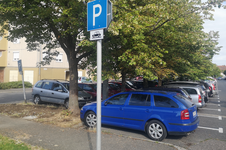A fizető parkolás átszervezésére készül az önkormányzat