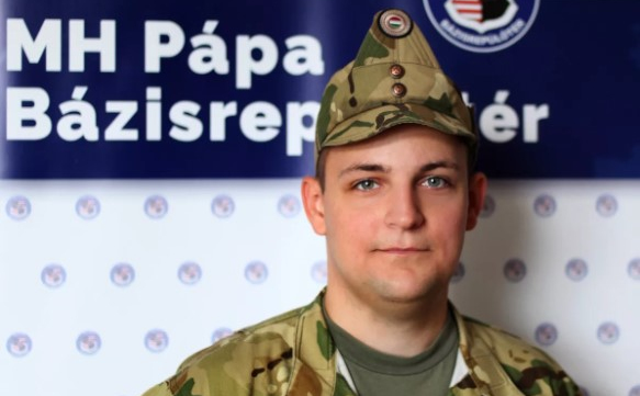 Megmentette egy civil lakos életét a pápai katona