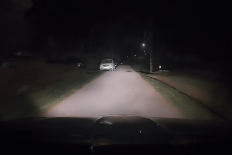 Láncfűrésszel támadt testvéreire egy 19 éves Pápa környéki fiatal - Videó