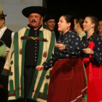 Pápai Csülök Cicege és Bor Fesztivál (2017) - Megnyitó, Betyár Monda Mentén Csokorba Szedett Vadvirág