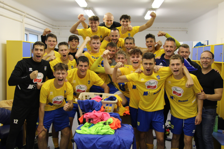 Beindultak a pápai fiatalok, hatot lőtt idegenben a Perutz!