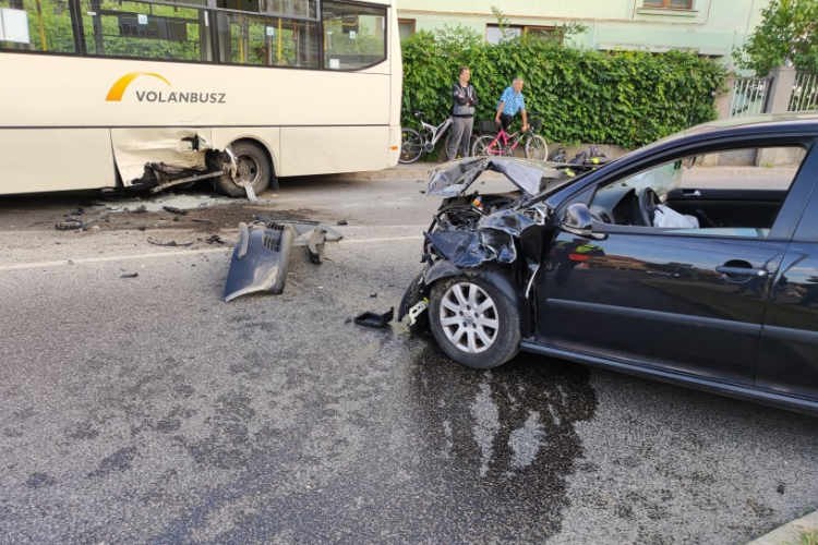 Hat ember sérült meg a ma délutáni balesetben