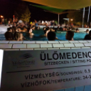 Fürdőztek az éjszakában