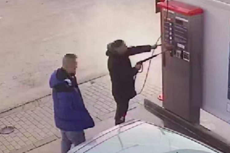 Százezres kárt okozott az automosóban