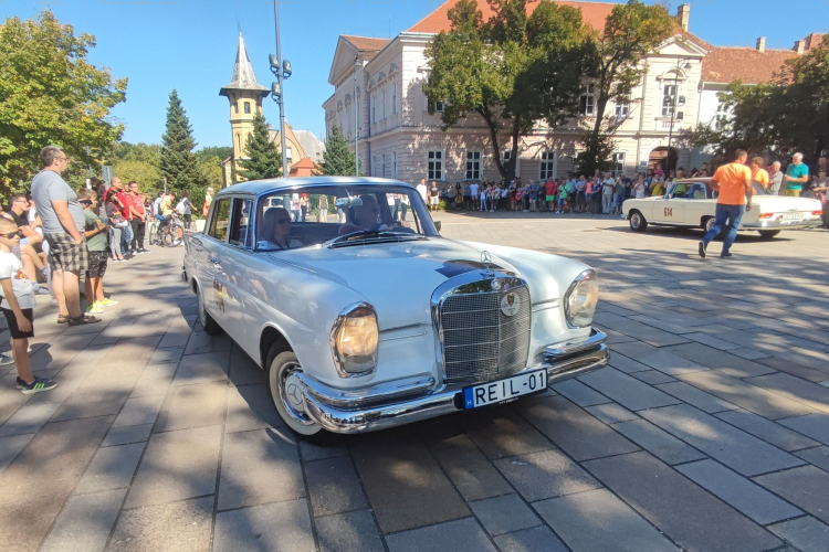 Mercedes Benz Csillagtúra - Pápa