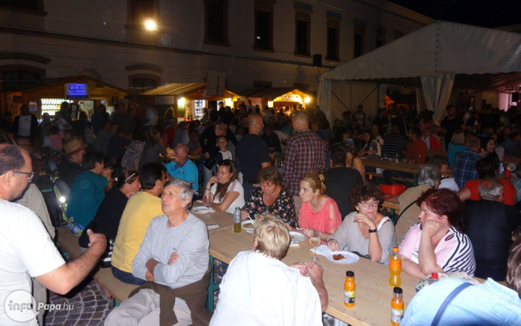 Kezdődik a Borfesztivál