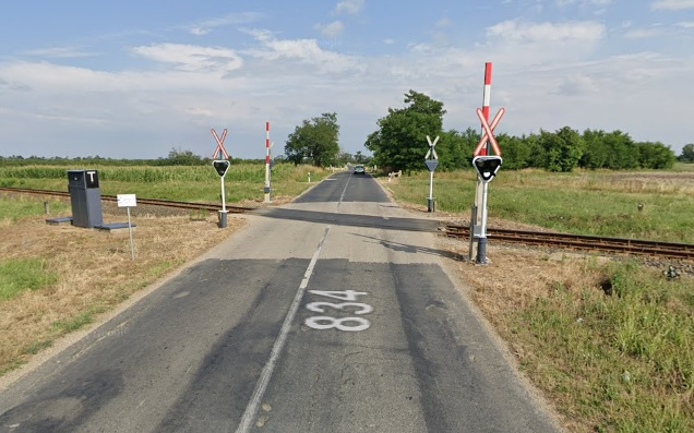 Megrongálta a félsorompót, a rendőrség a baleset szemtanúit keresi