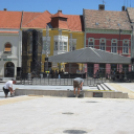 Utolsó simítások a pápai Fő téren