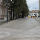 Átadták a pápai Fő teret az autósoknak is