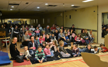 Teltházas mesedélután a Diamondban