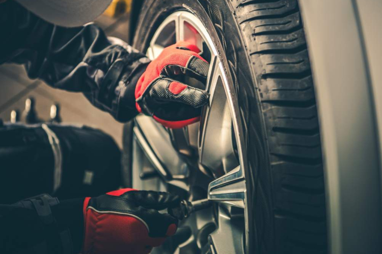 Nyári-téli gumicsere az elektromos autókon