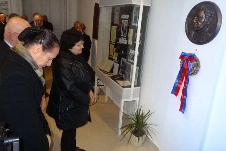 Az otthont jelentette Csoóri Sándornak Pápa