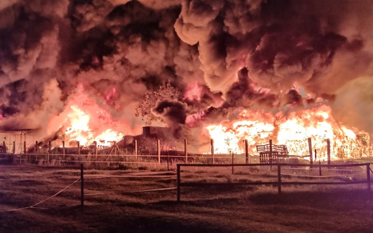 Félelmetes látványt nyújtott az a tűz, amelynek az eloltásában pápai lánglovagok is részt vettek