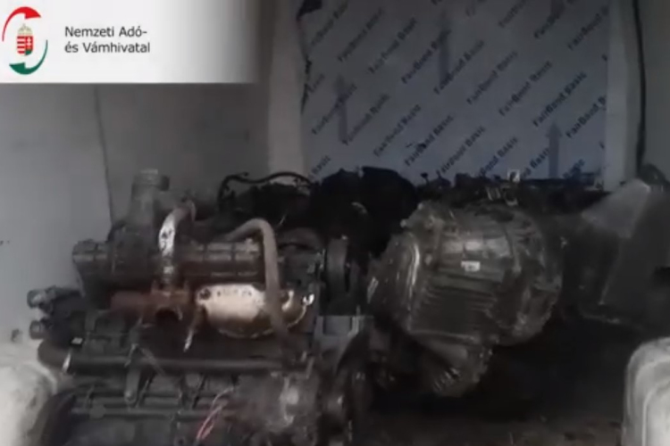 NAV: 3,5 tonna illegális fémhulladékot találtak két furgonban Nyárádnál