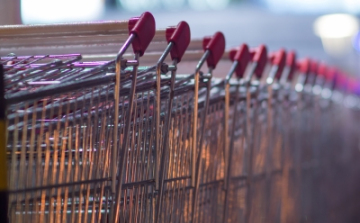 Hazatolta a bevásárlókocsit