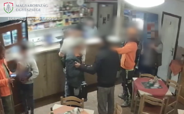 Szilánkosra tört üvegnyakkal támadt a sértettre a Pápa környéki faluban - Videóval