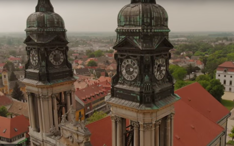 Csodálatos légifelvételek Pápáról