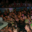 Éjszakai Fürdőzés a pápai Várkertfürdőben