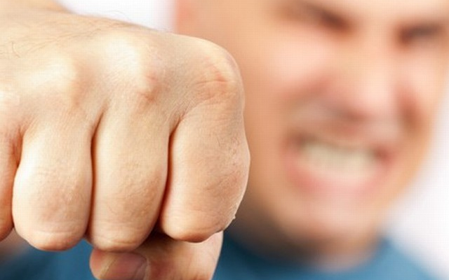 Két testépítő durván összeverekedett, mert egyikük kitakarta a tükröt