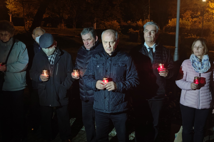 Ellenzéki megemlékezés november 4-én