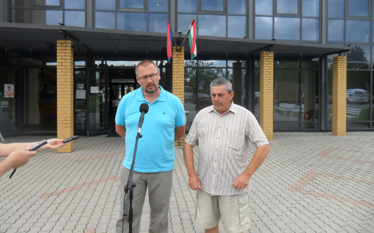 Idén nem zár be az pápai uszoda