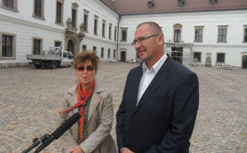 Nemcsak cicege, de csülök is lesz a bornapokon