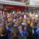 Zene Világnapja - Az Erkel iskolások éneklése a városban