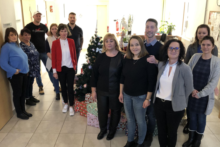 Minden várakozást felülmúlt a Pápai Polgárok cipősdoboz akciója