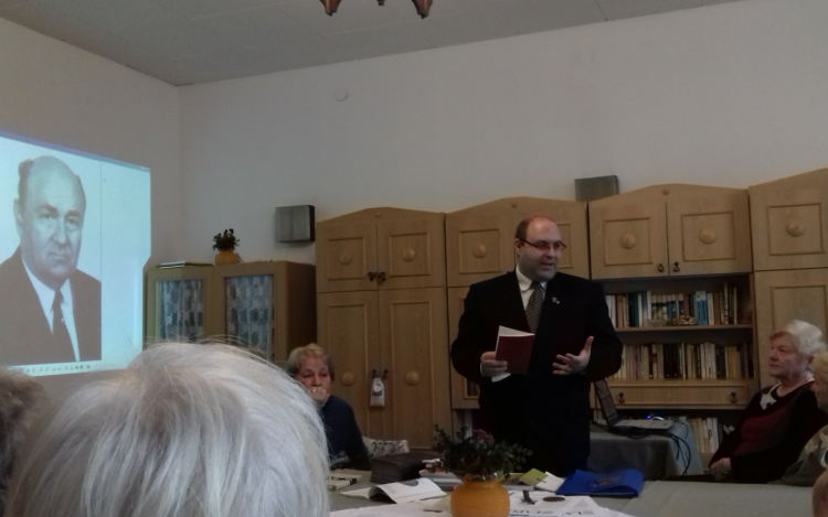 Senki sem értheti meg önmagát, senki sem foghatja föl a más életét a múlt értése nélkül...