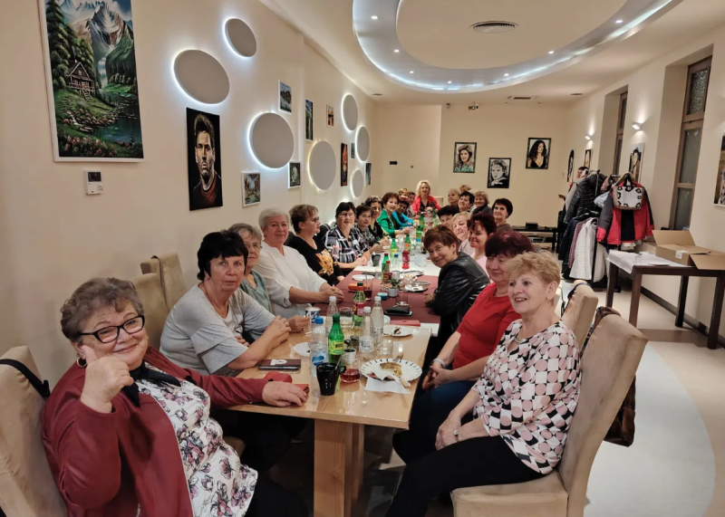 Szomszéd Kávézó és Rendezvényhelyszín - Pápa